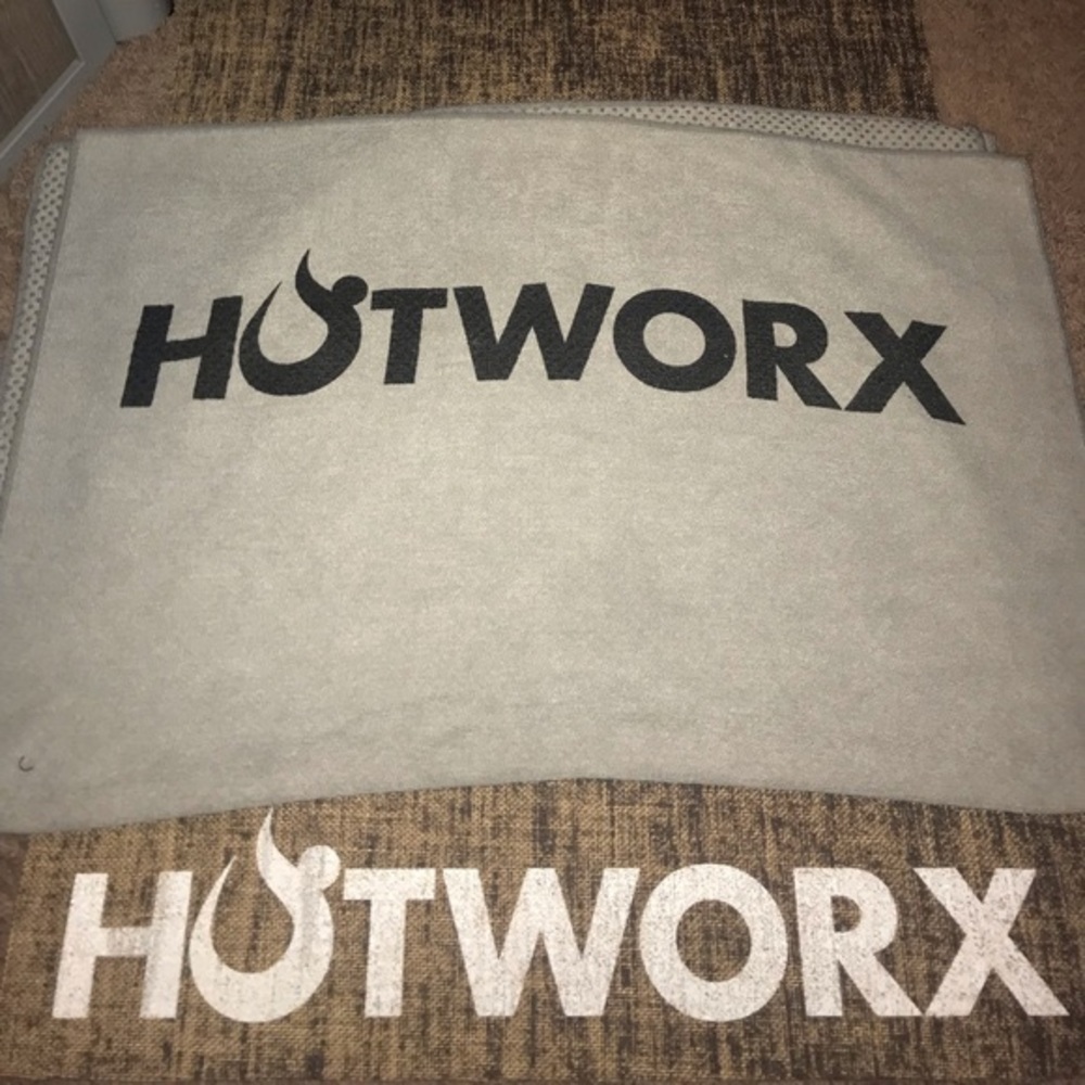 Hotworx mat and towel (bag not included)
